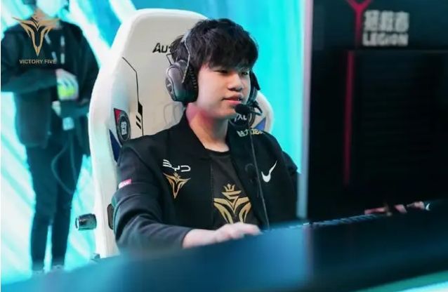 他以更强状 他以更强状