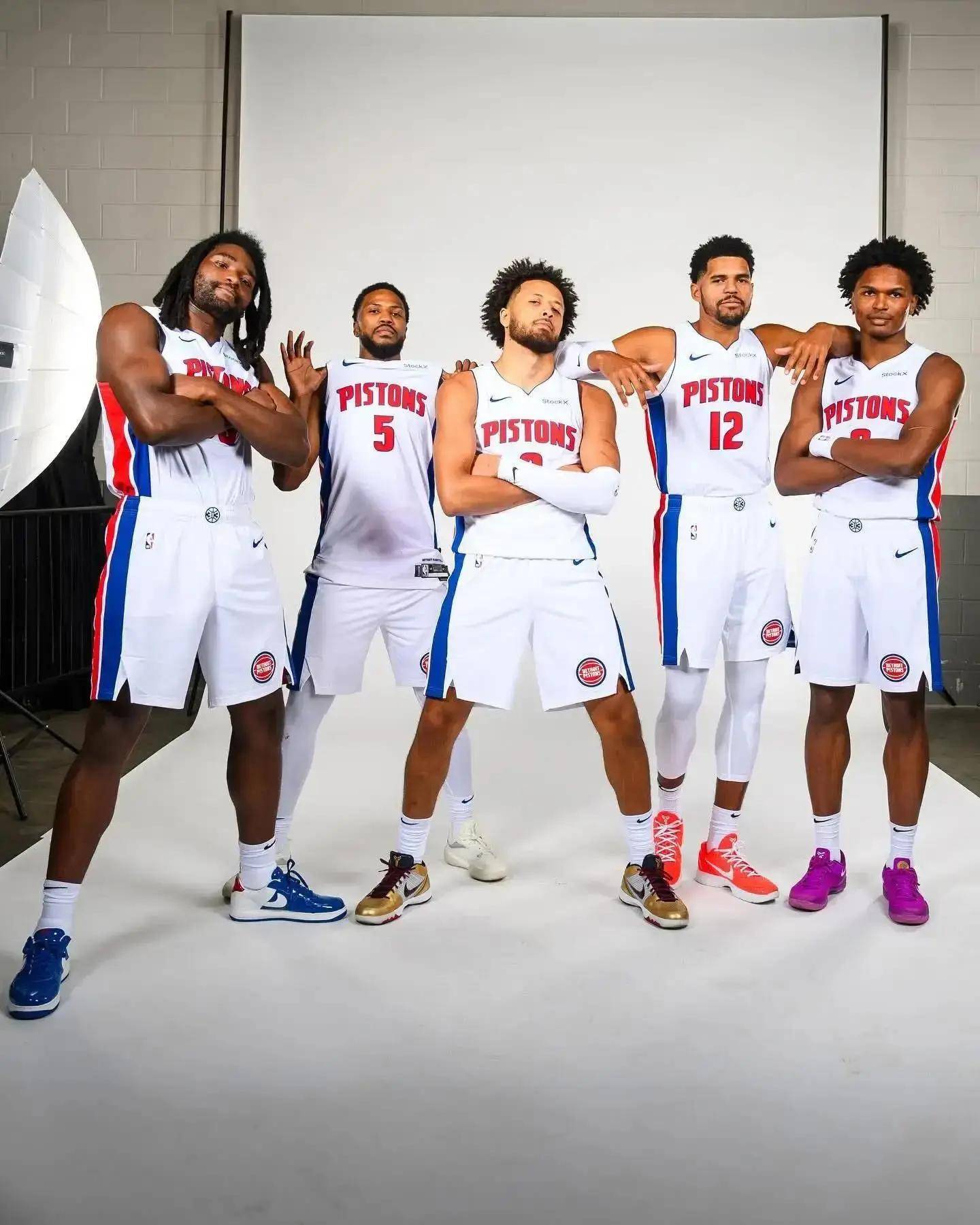 角抽射在某 角抽射在某